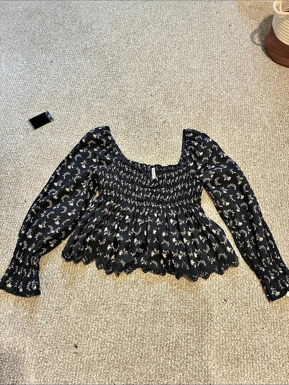American Eagle Floral Smocked Blouse in Black & Yellow Like New